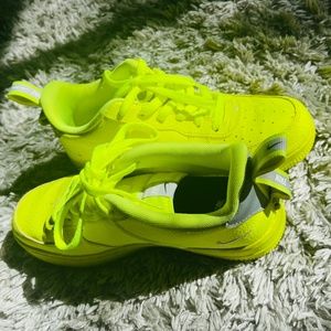 AIR FORCE 1 LOW LV8 UTILITY GS 'VOLT' Overbranding